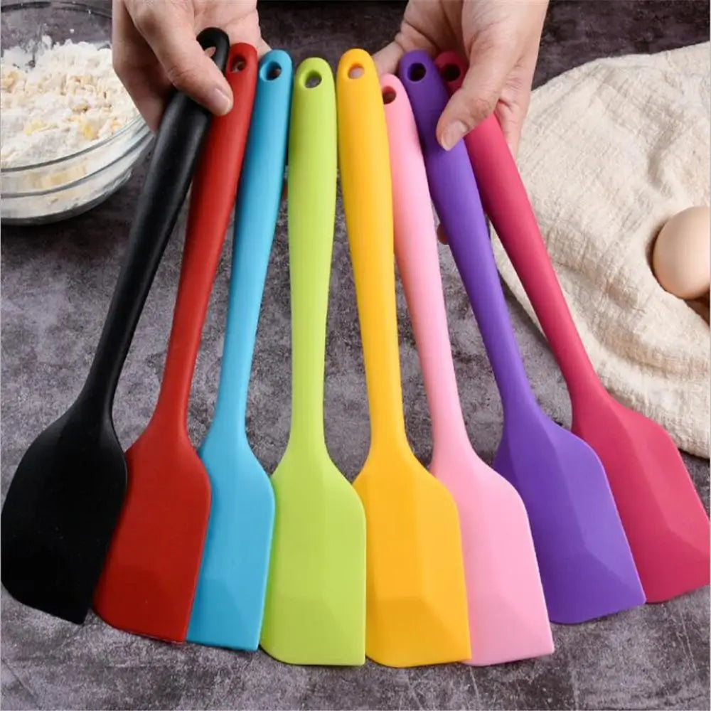 Silicone Pastry Spatula – Multi-Purpose Baking & Cake Smoother