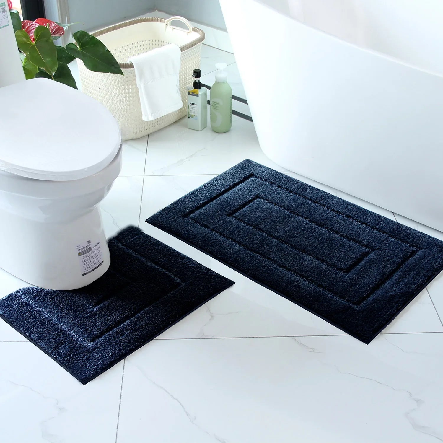 Plush Back-Shaped Bathroom Floor Mat – Anti-Slip Absorbent Foot & Entrance Mat