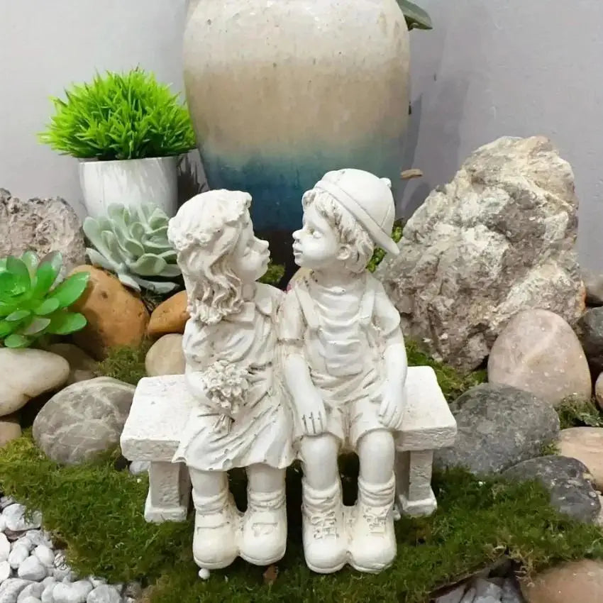 Retro Resin Love Figurine Vintage Nostalgic Home Decoration