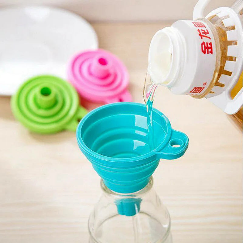 Folding Silicone Funnel – Mini Kitchen Oil & Liquid Dispenser