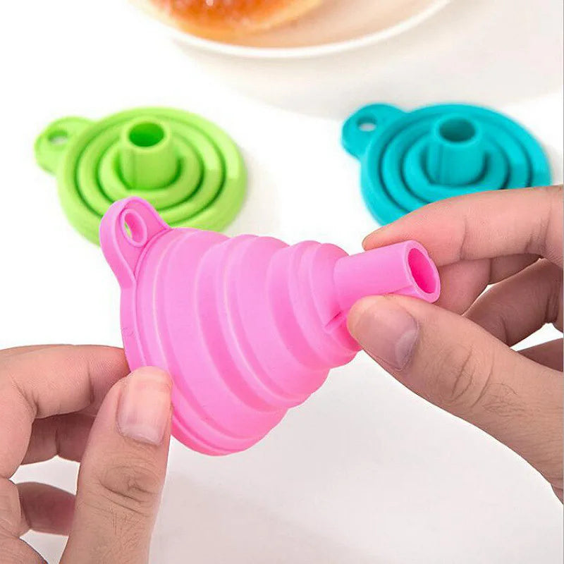 Folding Silicone Funnel – Mini Kitchen Oil & Liquid Dispenser