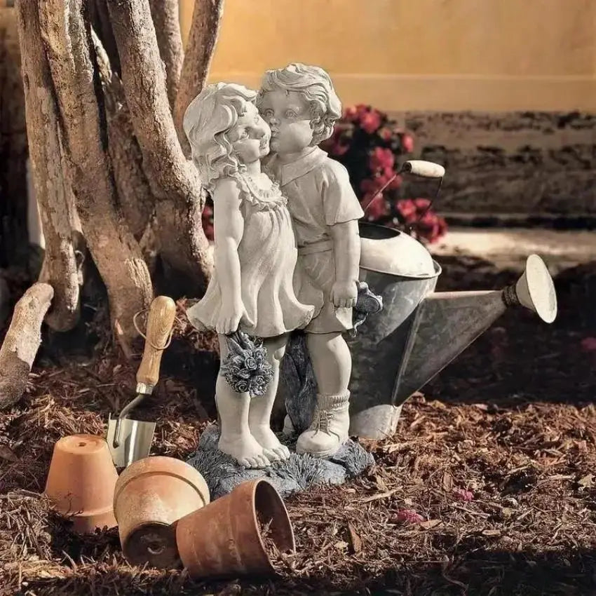 Retro Resin Love Figurine Vintage Nostalgic Home Decoration