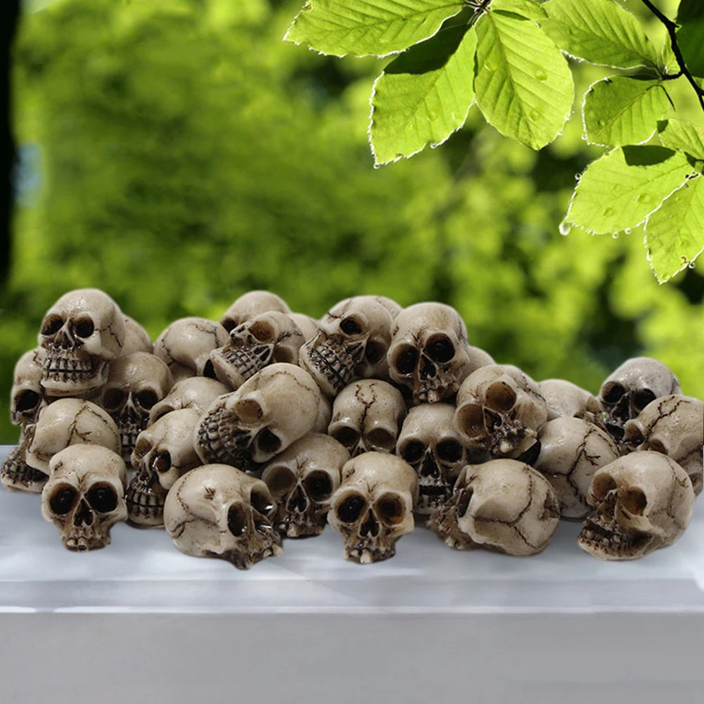Mini Resin Figurines Small Craft Decorations 20-Piece Set for DIY Projects