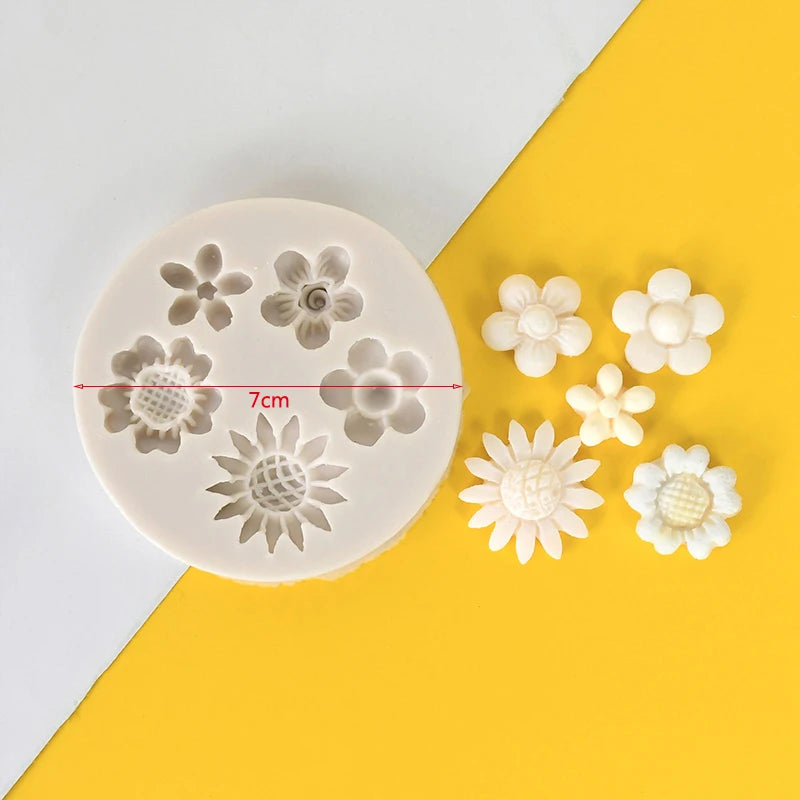 Silicone Cake Mold – Reusable, Non-Stick Baking Tool