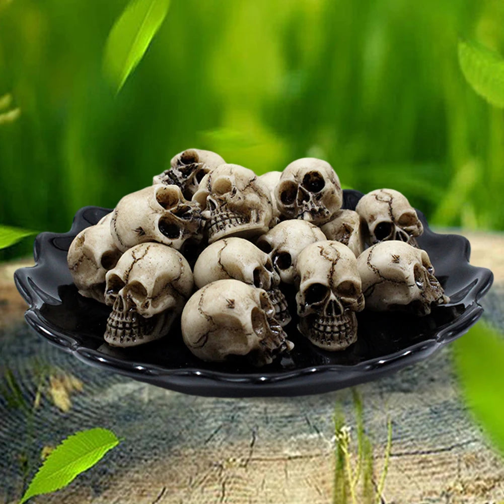 Mini Resin Figurines Small Craft Decorations 20-Piece Set for DIY Projects