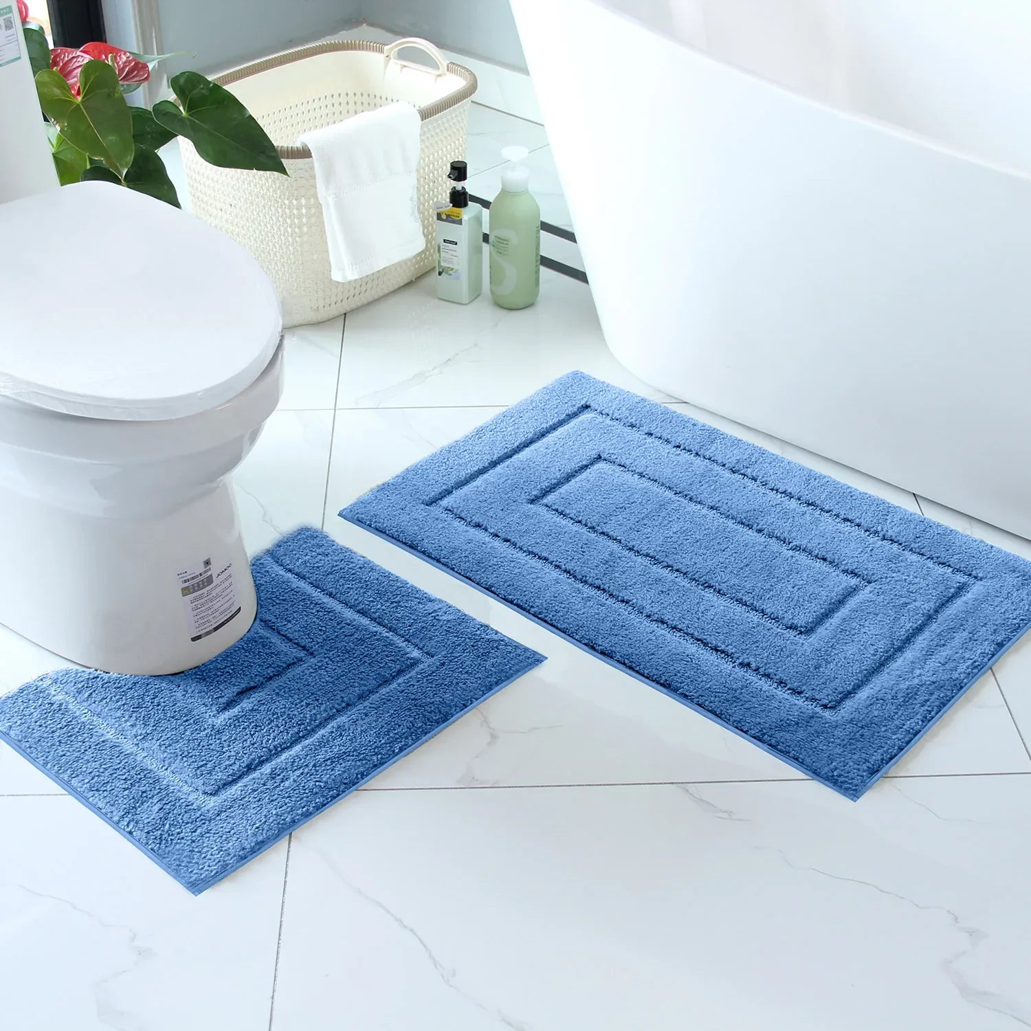 Plush Back-Shaped Bathroom Floor Mat – Anti-Slip Absorbent Foot & Entrance Mat
