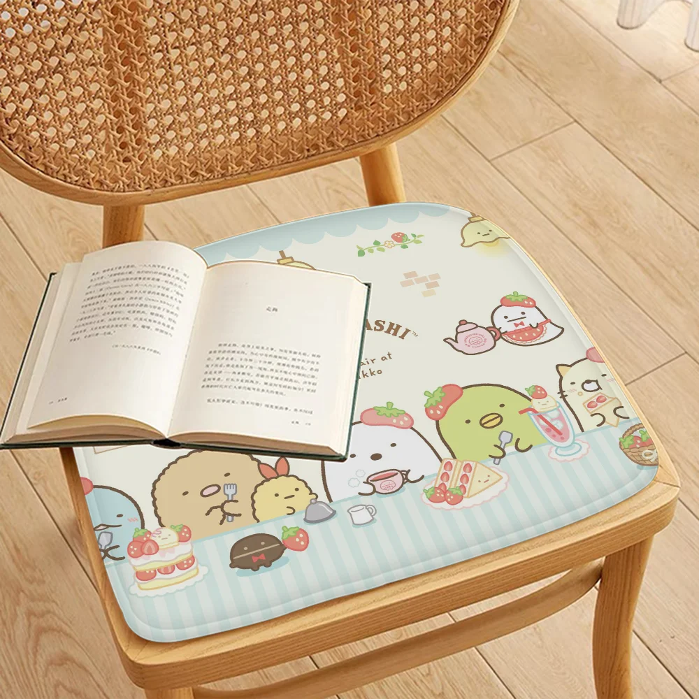 Cute Cartoon Seat Cushion Flannel Sponge Anti-Slip Breathable 40-50cm