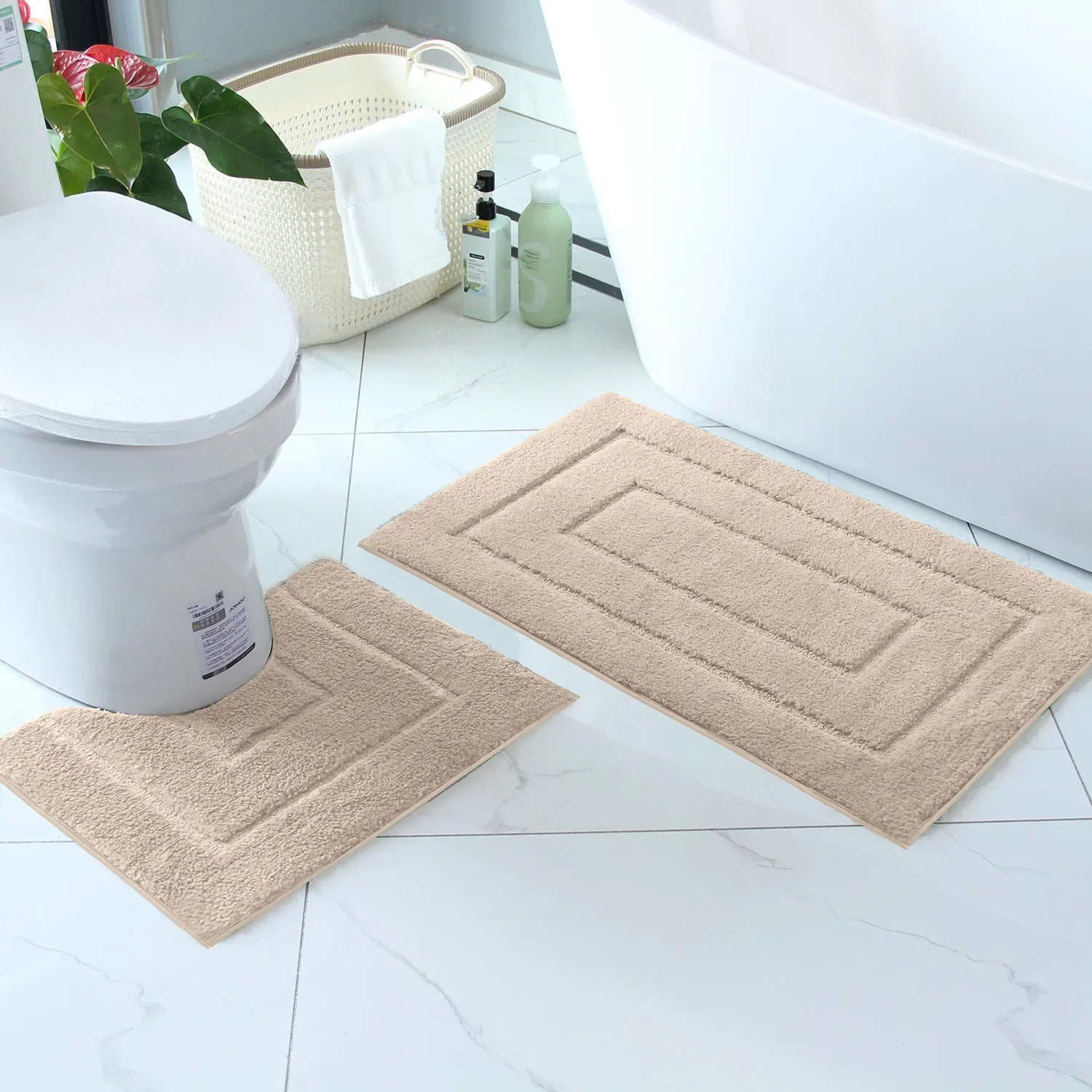 Plush Back-Shaped Bathroom Floor Mat – Anti-Slip Absorbent Foot & Entrance Mat