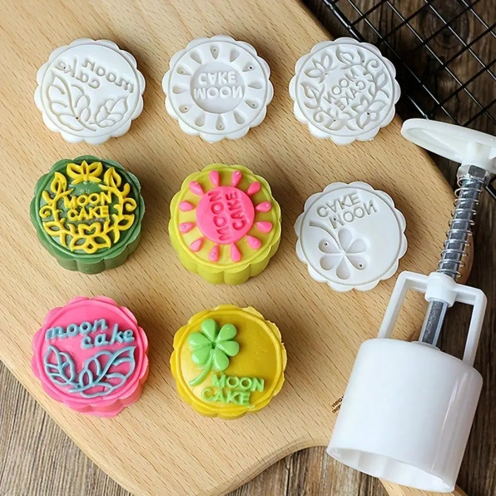 Mooncake Mold Set – Flower-Shaped Plastic Press for Baking & Fondant