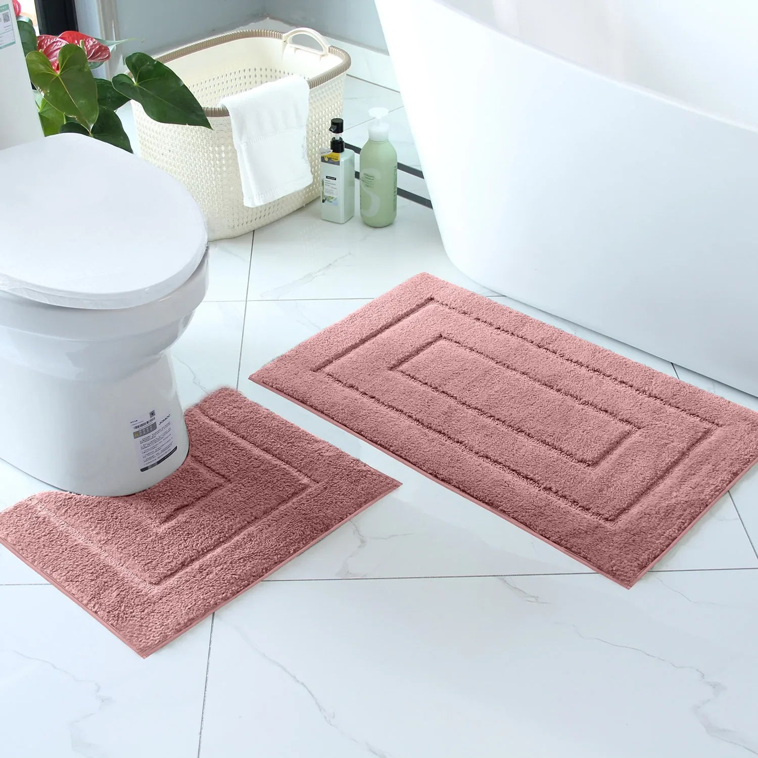 Plush Back-Shaped Bathroom Floor Mat – Anti-Slip Absorbent Foot & Entrance Mat