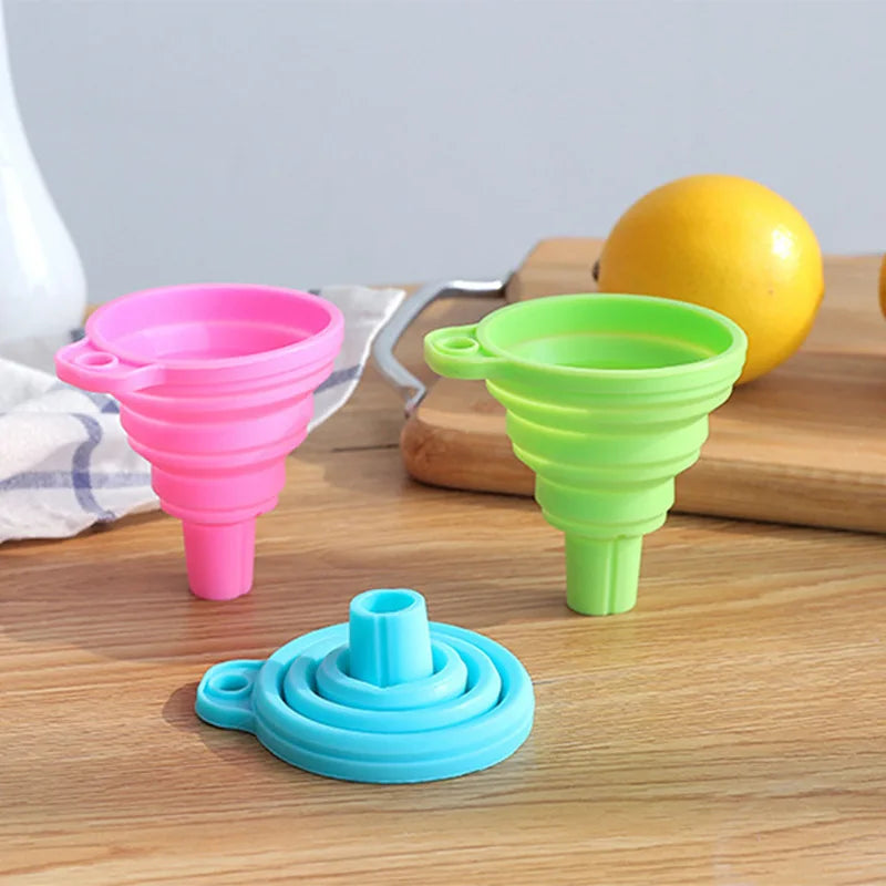 Folding Silicone Funnel – Mini Kitchen Oil & Liquid Dispenser