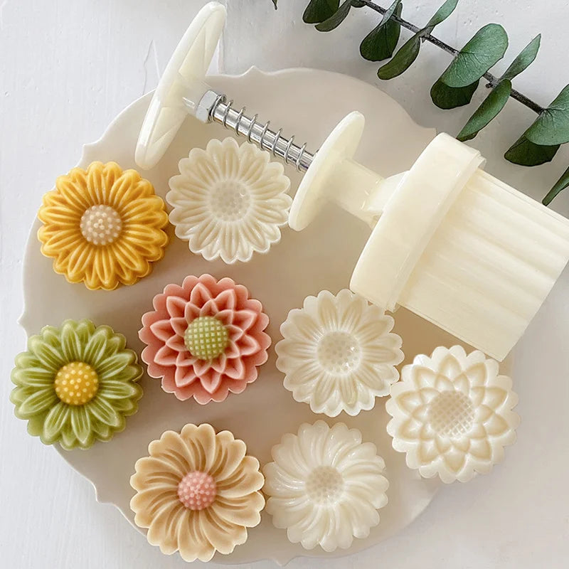 Mooncake Mold Set – Flower-Shaped Plastic Press for Baking & Fondant